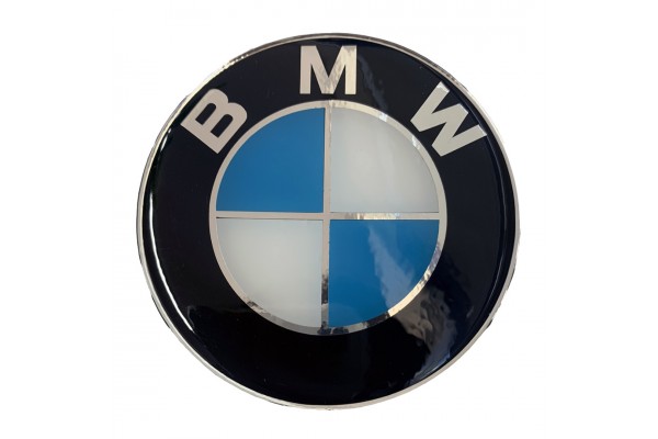 BMW Αυτοκολλητο Σημα Καπω 8,2 cm ΓΑΛΑΖΙΟ/ΜΑΥΡΟ/ΛΕΥΚΟ/ΧΡΩΜΙΟ Με Επικαλυψη Εποξειδικης Ρυτινης (ΥΓΡΟ ΓΥΑΛΙ) - 1 ΤΕΜ.
