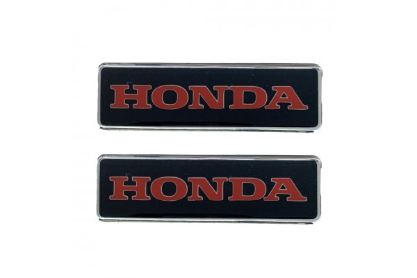 Honda Σηματα Βιδωτα 10 Χ 3 cm Εποξειδικης Ρυτινης (ΥΓΡΟ ΓΥΑΛΙ) Σε ΜΑΥΡΟ/ΚΟΚΚΙΝΟ Για Πατακια - 2 ΤΕΜ.