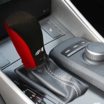 Καλυμμα Για Πομολο Ταχυτητων Gear Knob Cover (ΜΑΥΡΟ/ΚΟΚΚΙΝΟ ΜΙΚΡΟΦΙΜΠΡΑ)