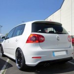 Πισινός Προφυλακτήρας Για Vw Golf V (5) 03-08 R32 Look Με Εξατμίσεις Αριστερά Μαύρο Ματ Από Abs Πλαστικό