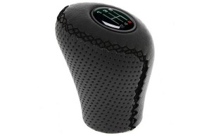 Πόμολο Λεβιέ Ταχυτήτων Universal Μαύρο Με Μαύρες Ραφές Τρυπητό Οβάλ Για Ανασηκώμενη Όπισθεν 37078