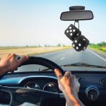 Ζάρια Κρεμαστά Διακοσμητικά Μαύρα 6x6cm 2 Τεμάχια