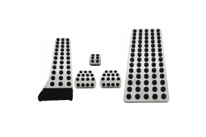 Πεντάλ Αλουμινίου Κουμπωτά Και Footrest Για Mercedes-Benz W204 07-14 / W211 02-09 / Glk 08-15 Μη Αυτόματο Σετ 5 Τεμάχια KPMB02