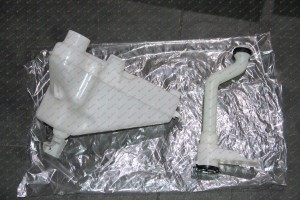 Δοχειο Νερου Υαλοκαθαριστηρων Toyota HI-LUX 2WD/4WD 15-20 - 826208400