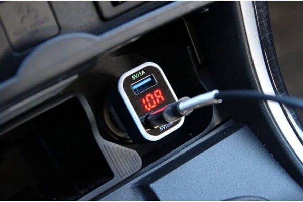 Φορτιστής Αναπτήρα Και Battery Check (Βολτόμετρο) Αυτοκινήτου Amio (01028) Με 2 Usb Λευκός-Γαλάζιος 1 Τεμάχιο-4
