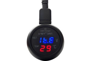 Βολτόμετρο, Θερμόμετρο Και Φορτιστής Αυτοκινήτου Με Usb Μαύρο Με Κόκκινα Και Μπλε Νούμερα 1Τμχ