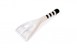 Ξυστρα Παγου Με Λαβη Χειρος ΜΑΥΡΟ/ΛΕΥΚΟ Amio - 1 ΤΕΜ.