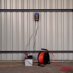 Amio - Φορτιστής Μπαταρίας Ψηφιακός Pro Agm Gel LiFePo4 (LFP) Τάση Λειτουργίας 6/12V Ένταση Ρεύματος 4A Με Γάντζο Για Επιβατικά Αυτοκίνητα Και Μοτοσυκλέτες - 1 τεμ. (04531/AM)