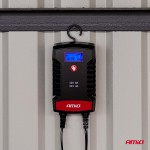 Amio - Φορτιστής Μπαταρίας Ψηφιακός Pro Agm Gel LiFePo4 (LFP) Τάση Λειτουργίας 6/12V Ένταση Ρεύματος 6A Με Γάντζο Για Επιβατικά Αυτοκίνητα Και Μοτοσυκλέτες - 1 τεμ. (04532/AM)