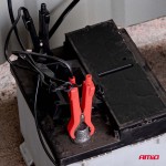 Amio - Φορτιστής Μπαταρίας Ψηφιακός Pro Agm Gel LiFePo4 (LFP) Τάση Λειτουργίας 6/12V Ένταση Ρεύματος 6A Με Γάντζο Για Επιβατικά Αυτοκίνητα Και Μοτοσυκλέτες - 1 τεμ. (04532/AM)