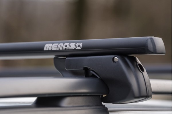 Menabo Μπαρες Οροφης Αλουμινιου Sherman Black 120 Cm Σε Μαυρο Χρωμα Για Bmw Serie 5 (E61) Touring 5 Doors 2003>2010 Με Raised Rails (Παράλληλες Μπάρες Με Κενό) - 2 ΤΕΜ. (12280/MB)