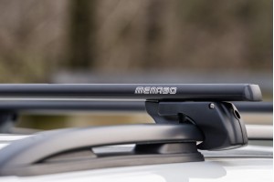 Menabo Μπαρες Οροφης Αλουμινιου Sherman Xl Black 135 Cm Σε Μαυρο Χρωμα Για Renault Scenic Iii 5 Doors 2013>2016 Με Raised Rails (Παράλληλες Μπάρες Με Κενό) - 2 ΤΕΜ. (12290/MB)